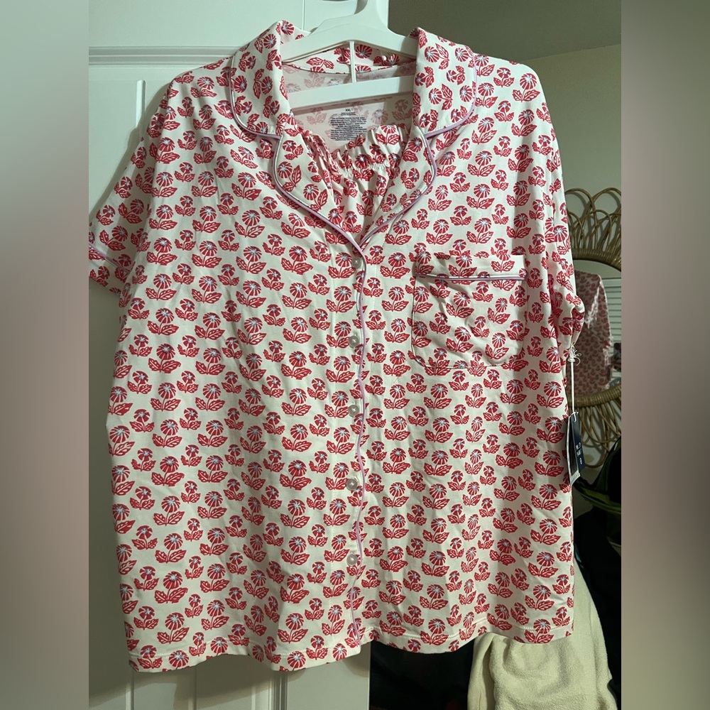 Roller Rabbit Cream Short-Sleeve Pajama Top with Red Floral Print